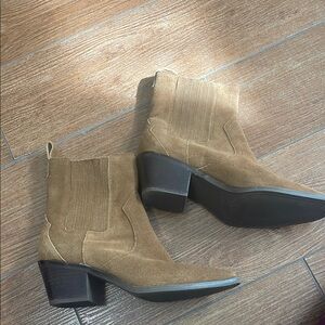 Crown Vintage Tan Ankle Boots